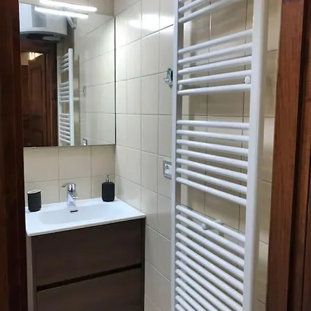 Tiny Charming Close To The Slopes Apartman