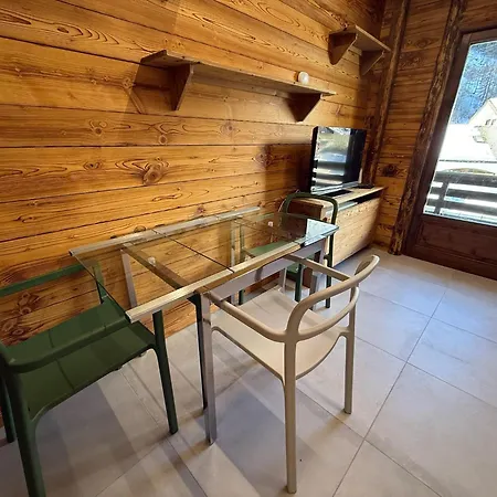 Apartman Tiny Charming Close To The Slopes